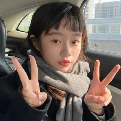 弯曲幸运草海报